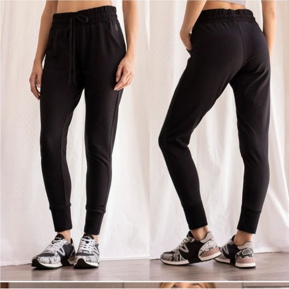 Free People Movement Black Sunny Skinny Sweatpant Joggers Medium - Picture 1 of 12
